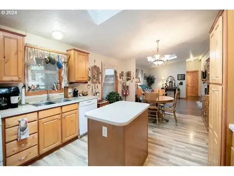 231 Alpha Way Onalaska WA 98570