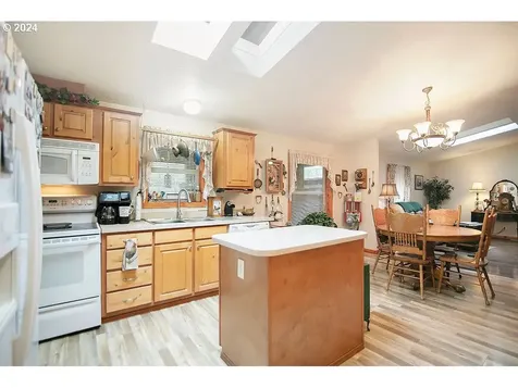 231 Alpha Way Onalaska WA 98570