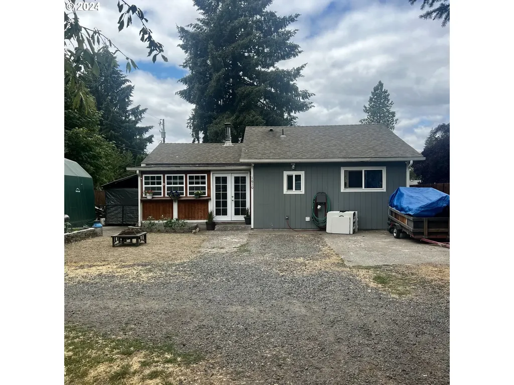 1610 12th Avenue Sweet Home OR 97386