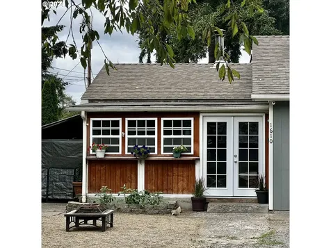 1610 12th Avenue Sweet Home OR 97386