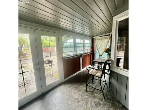 1610 12th Avenue Sweet Home OR 97386