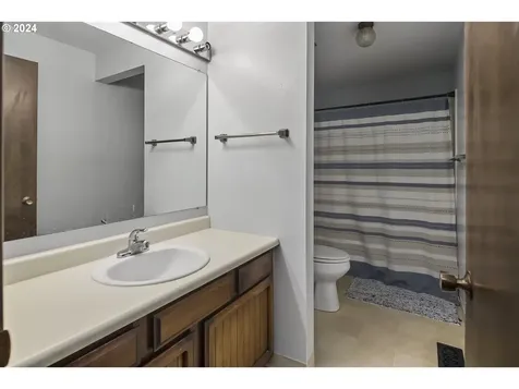 20388 SW Boones Ferry Road Tualatin OR 97062