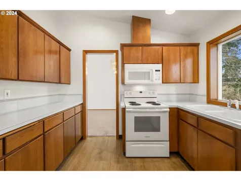 17437 Wake Robin Circle Oregon City OR 97045