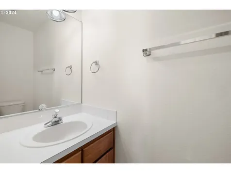 17437 Wake Robin Circle Oregon City OR 97045