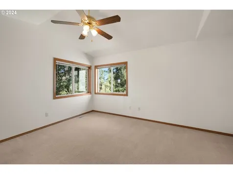 17437 Wake Robin Circle Oregon City OR 97045