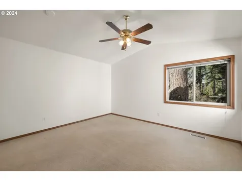17437 Wake Robin Circle Oregon City OR 97045