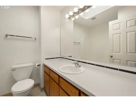 17437 Wake Robin Circle Oregon City OR 97045