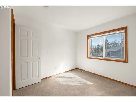 17437 Wake Robin Circle Oregon City OR 97045