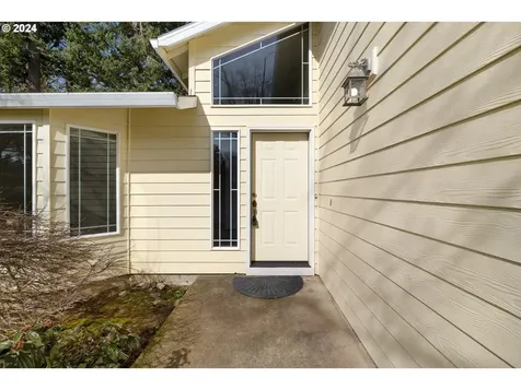17437 Wake Robin Circle Oregon City OR 97045