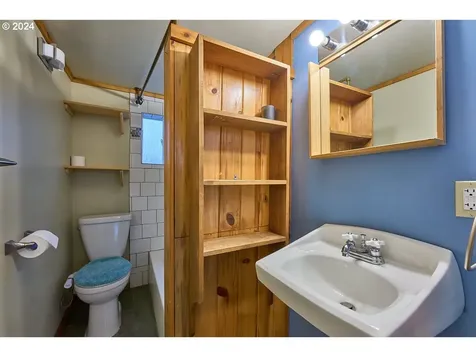 113 N Holmes Street Enterprise OR 97828