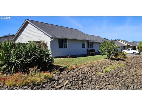 297 Roberts Creek Road Roseburg OR 97471