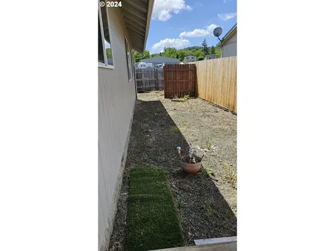 297 Roberts Creek Road Roseburg OR 97471