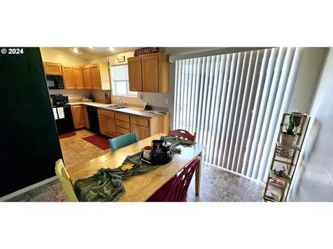 297 Roberts Creek Road Roseburg OR 97471