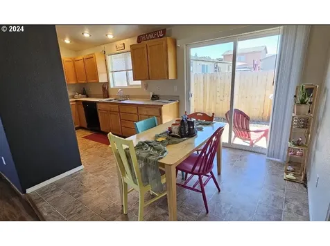 297 Roberts Creek Road Roseburg OR 97471