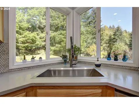 160 Melba Lane Woodland WA 98674