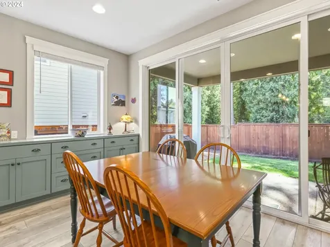 1727 Ne 15th Avenue Canby OR 97013