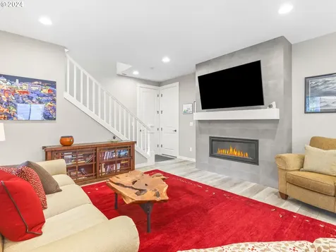 1727 Ne 15th Avenue Canby OR 97013