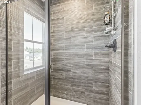 1727 Ne 15th Avenue Canby OR 97013