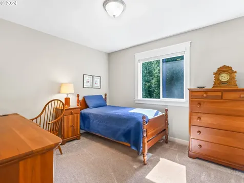 1727 Ne 15th Avenue Canby OR 97013