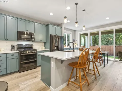 1727 Ne 15th Avenue Canby OR 97013
