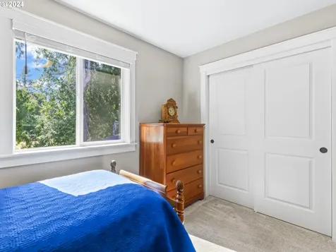1727 Ne 15th Avenue Canby OR 97013