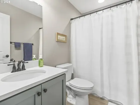 1727 Ne 15th Avenue Canby OR 97013