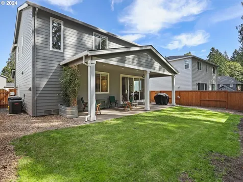 1727 Ne 15th Avenue Canby OR 97013