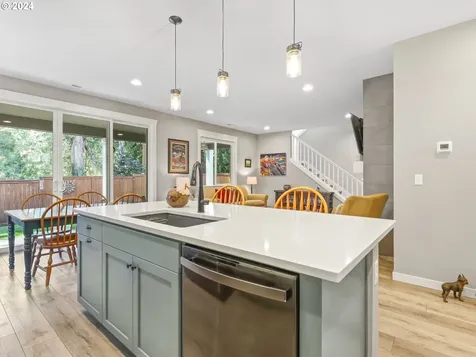 1727 Ne 15th Avenue Canby OR 97013