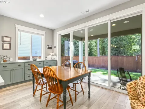 1727 Ne 15th Avenue Canby OR 97013