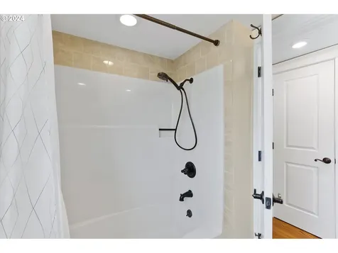 6327 Ne 26th Avenue Portland OR 97211