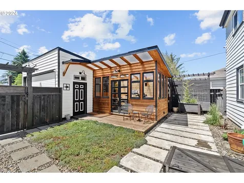 6327 Ne 26th Avenue Portland OR 97211