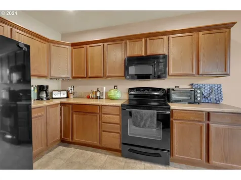 1059 S 1st Street Cottage Grove OR 97424