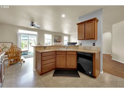 1059 S 1st Street Cottage Grove OR 97424