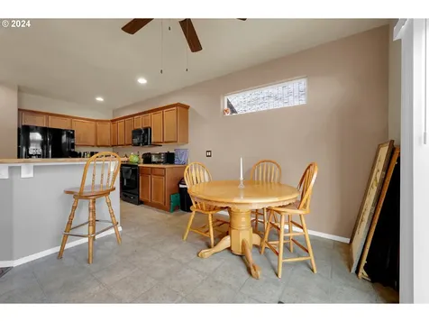 1059 S 1st Street Cottage Grove OR 97424