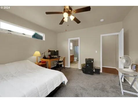 1059 S 1st Street Cottage Grove OR 97424