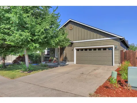 1059 S 1st Street Cottage Grove OR 97424