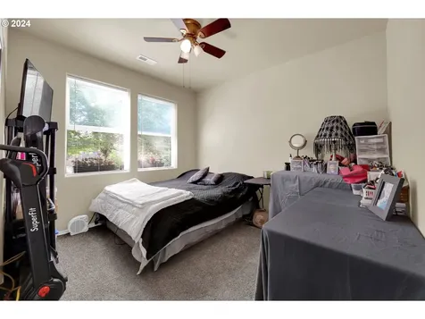 1059 S 1st Street Cottage Grove OR 97424