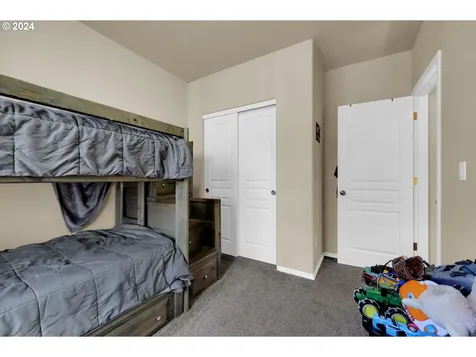 1059 S 1st Street Cottage Grove OR 97424