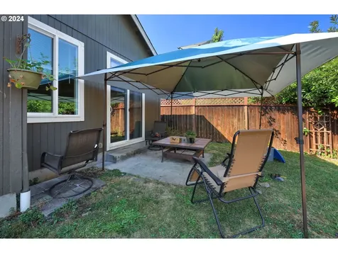 1059 S 1st Street Cottage Grove OR 97424