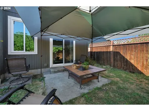 1059 S 1st Street Cottage Grove OR 97424