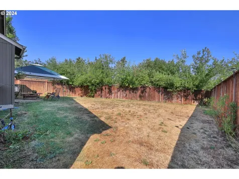 1059 S 1st Street Cottage Grove OR 97424