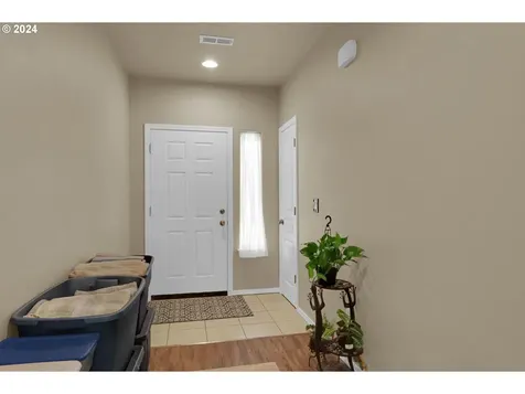 1059 S 1st Street Cottage Grove OR 97424