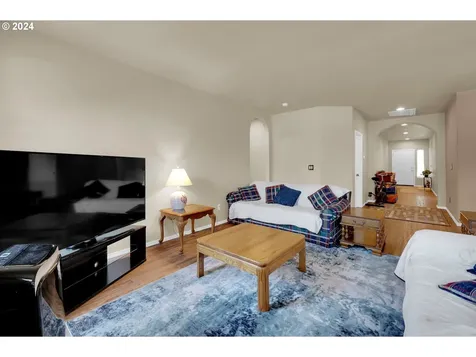 1059 S 1st Street Cottage Grove OR 97424