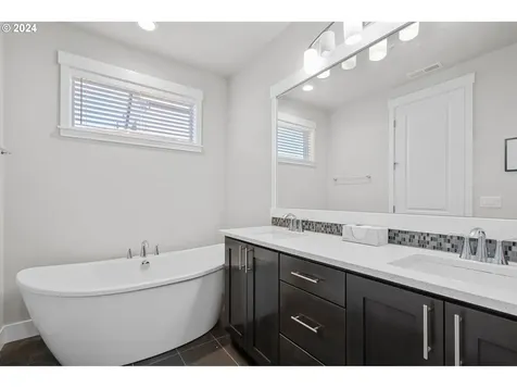8901 N Hargrave Street Camas WA 98607