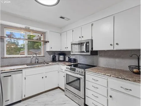 11577 Finnegans Way Oregon City OR 97045