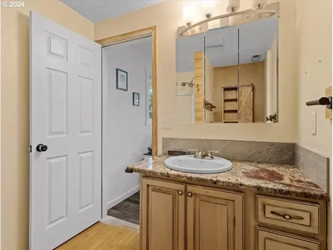 11577 Finnegans Way Oregon City OR 97045