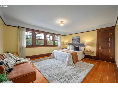 7065 NE Oregon Street Portland OR 97213
