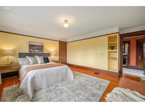 7065 NE Oregon Street Portland OR 97213