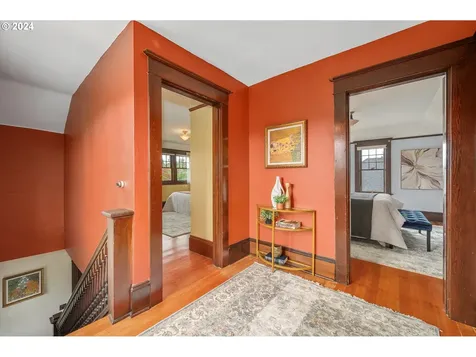 7065 NE Oregon Street Portland OR 97213