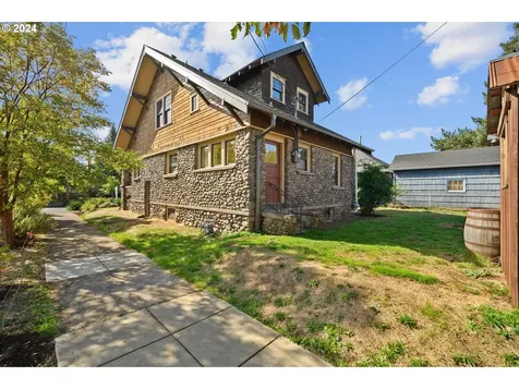 7065 NE Oregon Street Portland OR 97213